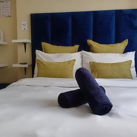 Olivia Pines Guesthouse Krugersdorp Luaran gambar