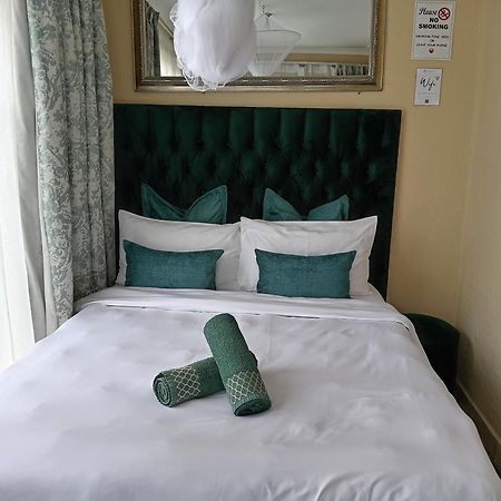 Olivia Pines Guesthouse Krugersdorp Luaran gambar