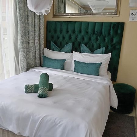 Olivia Pines Guesthouse Krugersdorp Luaran gambar