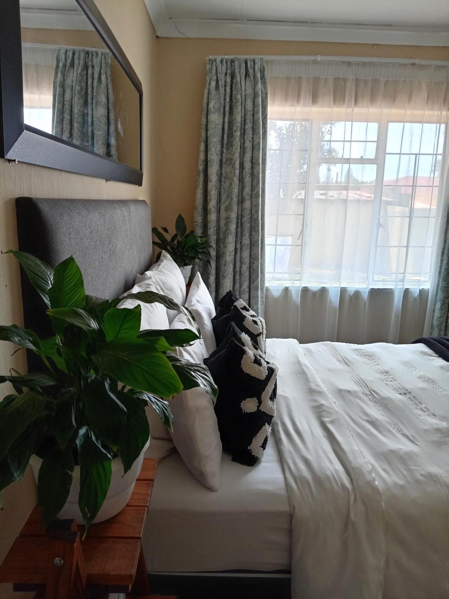Olivia Pines Guesthouse Krugersdorp Luaran gambar